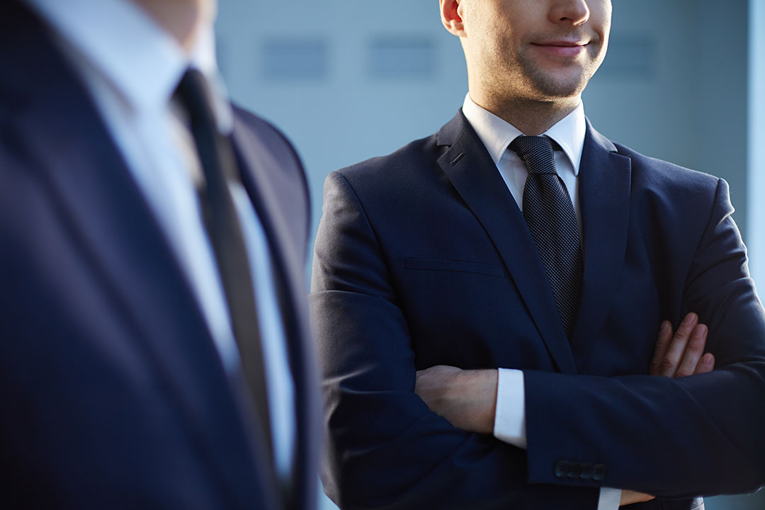 hombres-de-negocio-con-traje